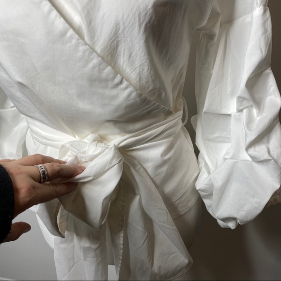 Fashion Nova Puff Sleeve Surplice Top - Picture 4 of 7